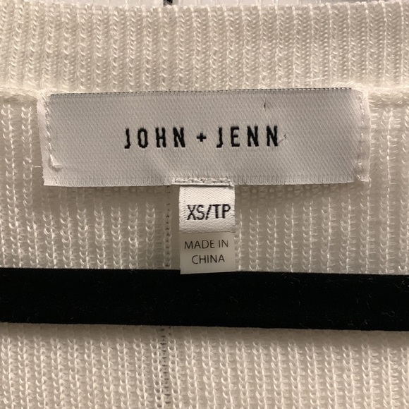 EUC John + Jenn sweater - Picture 2 of 9